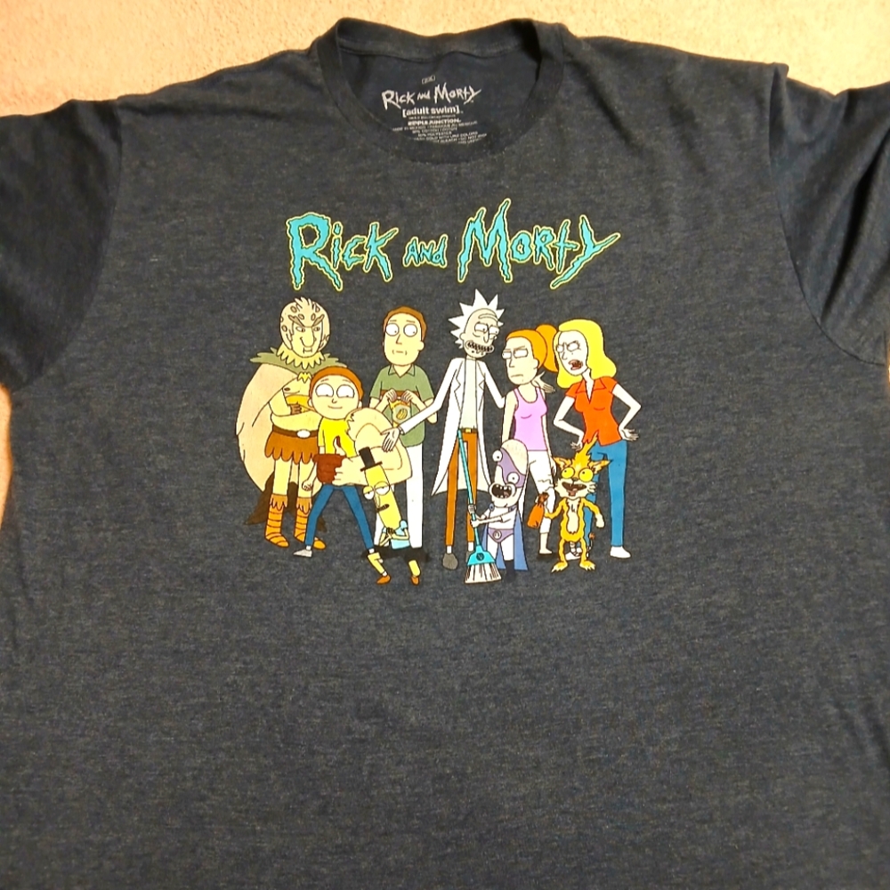 T-shirt - Picture 1 of 3